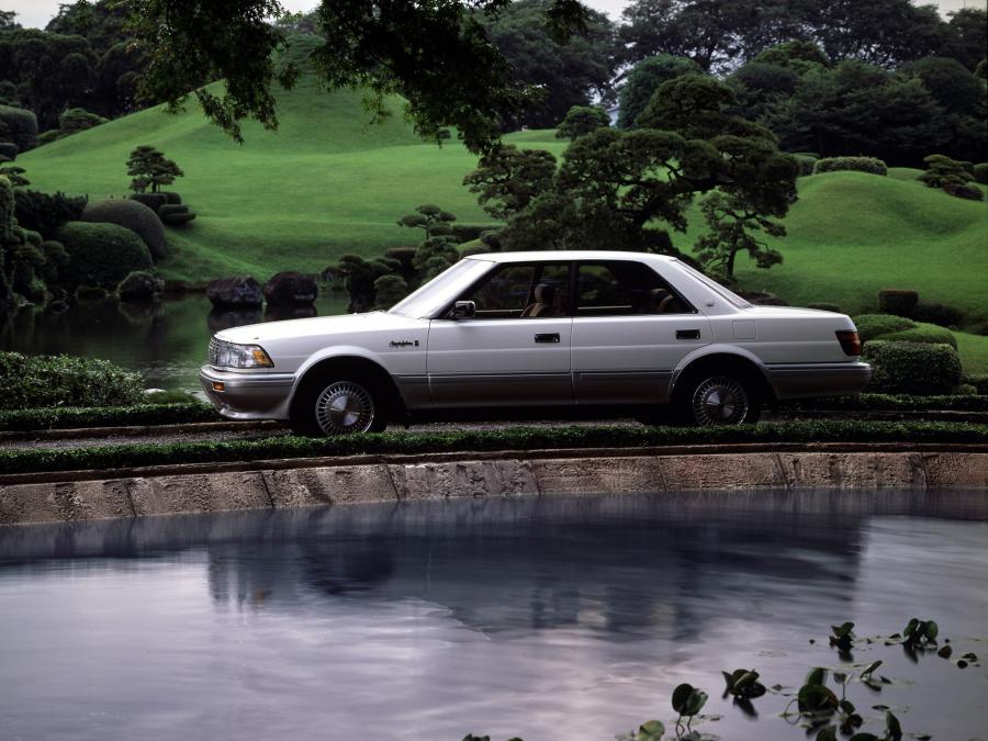  Toyota Crown Royal Saloon G 4.0 Hardtop 1990 года  (фото 1 из 1)